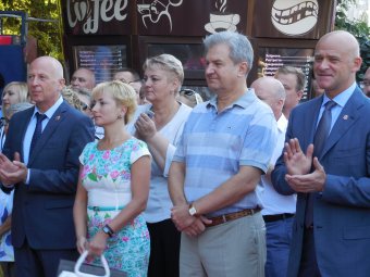 Ко Дню города в парке Горького открылась обновлённая аллея