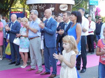 Ко Дню города в парке Горького открылась обновлённая аллея