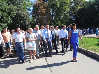 Ко Дню города в парке Горького открылась обновлённая аллея