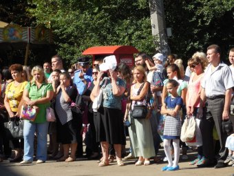Ко Дню города в парке Горького открылась обновлённая аллея