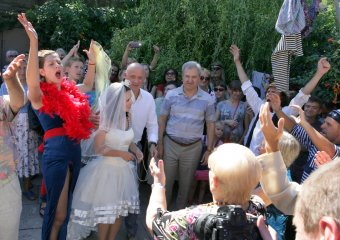 В знаменитом одесском дворике прошла свадьба (фото)