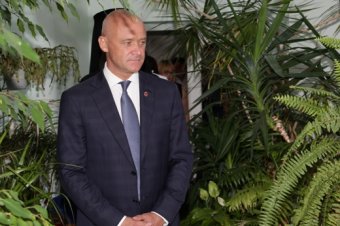 Центр реабилитации лиц с отклонениями психофизического развития получил подарок от города - детскую площадку (фото)