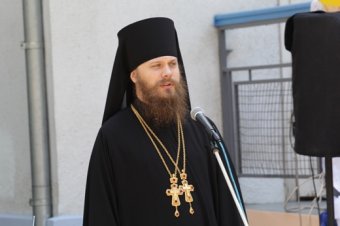 Центр реабилитации лиц с отклонениями психофизического развития получил подарок от города - детскую площадку (фото)