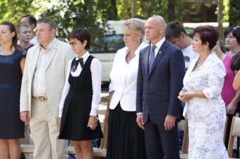 Центр реабилитации лиц с отклонениями психофизического развития получил подарок от города - детскую площадку (фото) Центр реабилитации лиц с отклонениями психофизического развития получил подарок от города - детскую площадку (фото)