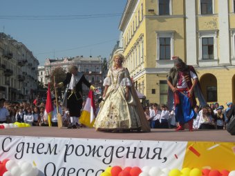 Возле Дюка проходит открытый урок истории (фото)