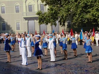Равнение на флаг!
