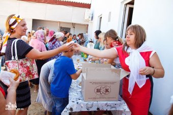 Одесская епархия помогает собирать детей в школу