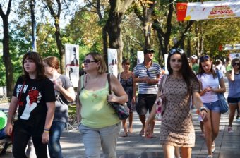 На Приморском бульваре открылась выставка «Юбилеи Одессы»