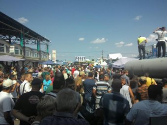 Промтоварный рынок «7-й километр» считает обыск администрации предприятия незаконным (фото, видео)