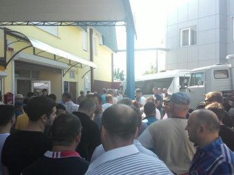 Промтоварный рынок «7-й километр» считает обыск администрации предприятия незаконным (фото, видео)