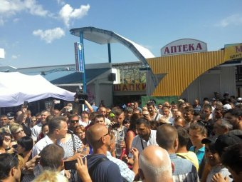 Промтоварный рынок «7-й километр» считает обыск администрации предприятия незаконным (фото, видео)