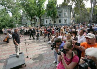 В Доме с ангелом установили памятную доску Борису Литваку