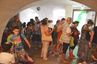 Накануне Дня знаний более тысячи переселенцев получили в Одессе помощь для детей-школьников