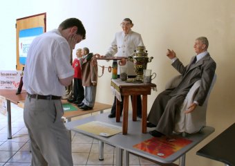 «Главный папа Карло» Украины открыл уникальную кукольную композицию в Одессе (фото)