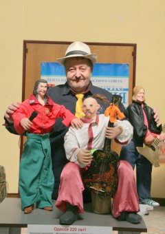 «Главный папа Карло» Украины открыл уникальную кукольную композицию в Одессе (фото)