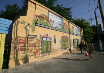 В Одессе один из фасадов здания на улице Белинского, 17 обрел вторую жизнь (фото)
