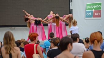 Более 50-ти танцовщиц участовали во флэш-мобе «BellyDance по-одесски» в Аркадии
