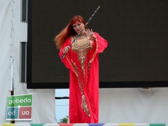 Более 50-ти танцовщиц участовали во флэш-мобе «BellyDance по-одесски» в Аркадии