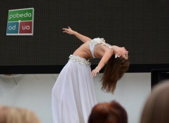 Более 50-ти танцовщиц участовали во флэш-мобе «BellyDance по-одесски» в Аркадии