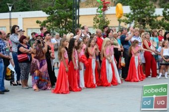 Более 50-ти танцовщиц участовали во флэш-мобе «BellyDance по-одесски» в Аркадии