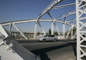 В Одессе железнодорожники облепят Горбатого щитами