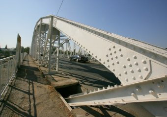 В Одессе железнодорожники облепят Горбатого щитами