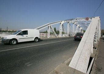 В Одессе железнодорожники облепят Горбатого щитами