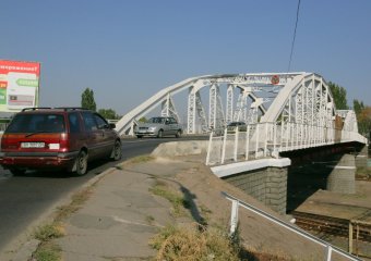 В Одессе железнодорожники облепят Горбатого щитами