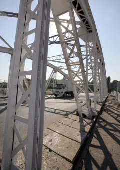 В Одессе железнодорожники облепят Горбатого щитами