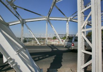 В Одессе железнодорожники облепят Горбатого щитами