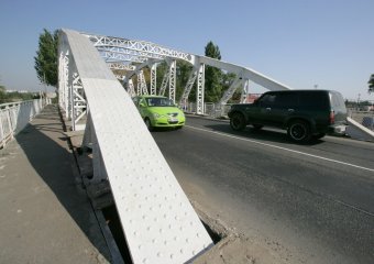 В Одессе железнодорожники облепят Горбатого щитами