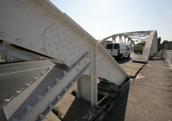 В Одессе железнодорожники облепят Горбатого щитами
