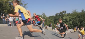 Одесситы сегодня штурмовали Потемкинскую лестницу (фото)