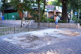 Власти Одессы отчитываются о благоустройстве улицы Черняховского (фото)