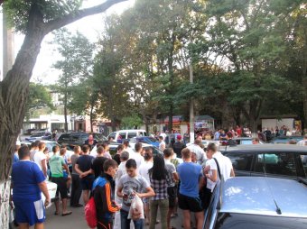 В Одессе толпа едва не расправилась с водителем, сбившим пешехода (фото)