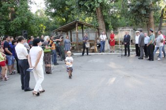 Геннадий Труханов посетил военный городок и встретился с семьями военнослужащих (фото)