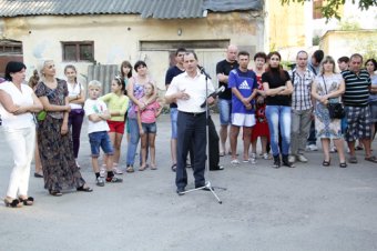 Геннадий Труханов посетил военный городок и встретился с семьями военнослужащих (фото)