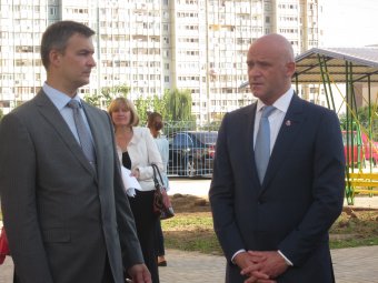 Геннадий Труханов проинспектировал новый детский сад на Высоцкого (фото)