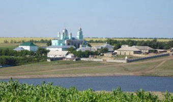 Александровский Свято-Рождество-Богородичный женский монастырь отметил 90-летие