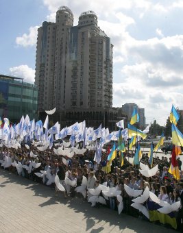 Сергей Кивалов: В Украине должен наступить мир (фото)