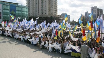 Сергей Кивалов: В Украине должен наступить мир (фото)