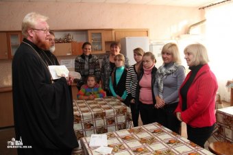 Одесская епархия передала материальную помощь беженцам из Донбасса