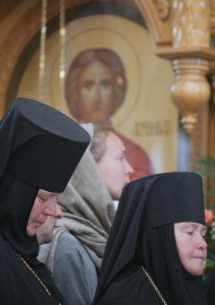 Городской голова Геннадий Труханов присутствовал на богослужении в Свято-Успенском монастыре (фото)