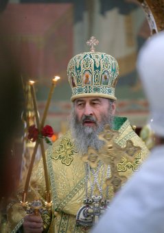 Городской голова Геннадий Труханов присутствовал на богослужении в Свято-Успенском монастыре (фото)