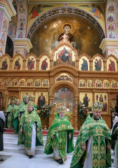 Городской голова Геннадий Труханов присутствовал на богослужении в Свято-Успенском монастыре (фото)