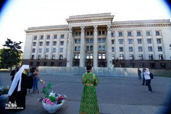 Блаженнейший митрополит Онуфрий совершил заупокойное богослужение на Куликовом поле у Дома Профсоюзов (фото)