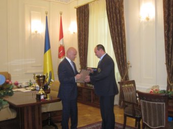 Мэр Одессы встретил национальную сборную Украины по тайскому боксу