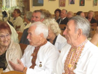 Ветеранов труда на поприще медицины наградили по случаю праздника