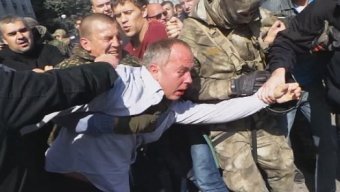 Президент Украины Петр Порошенко потребовал расследовать избиение Нестора Шуфрича 