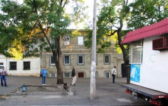 Одесские власти отчитываются о демонтаже незаконно установленных объектов торговли (фото)